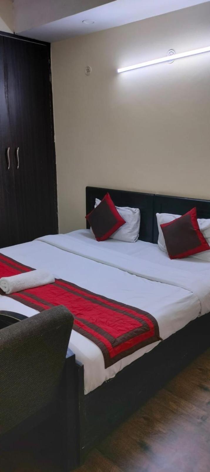 Hotel Marigold Ню Делхи Екстериор снимка
