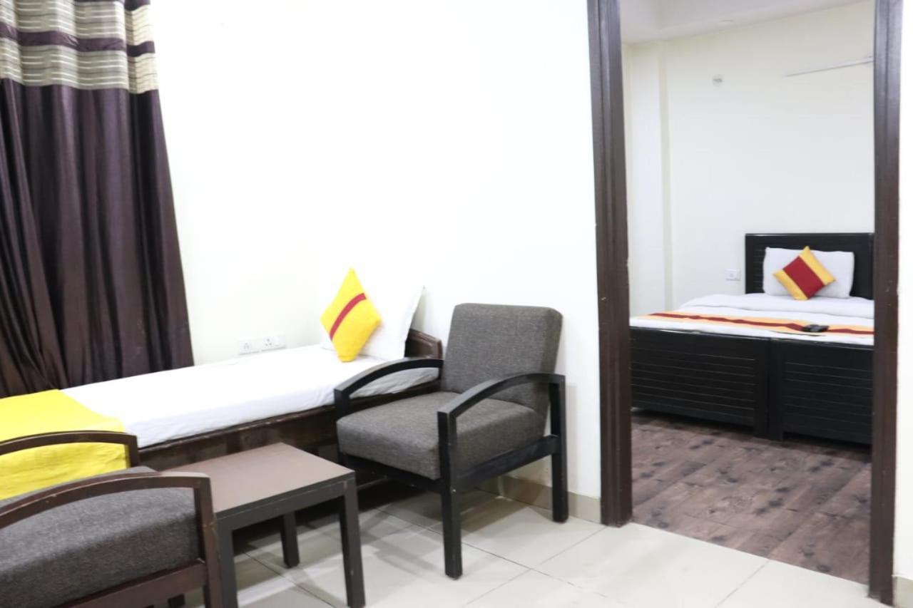 Hotel Marigold Ню Делхи Екстериор снимка
