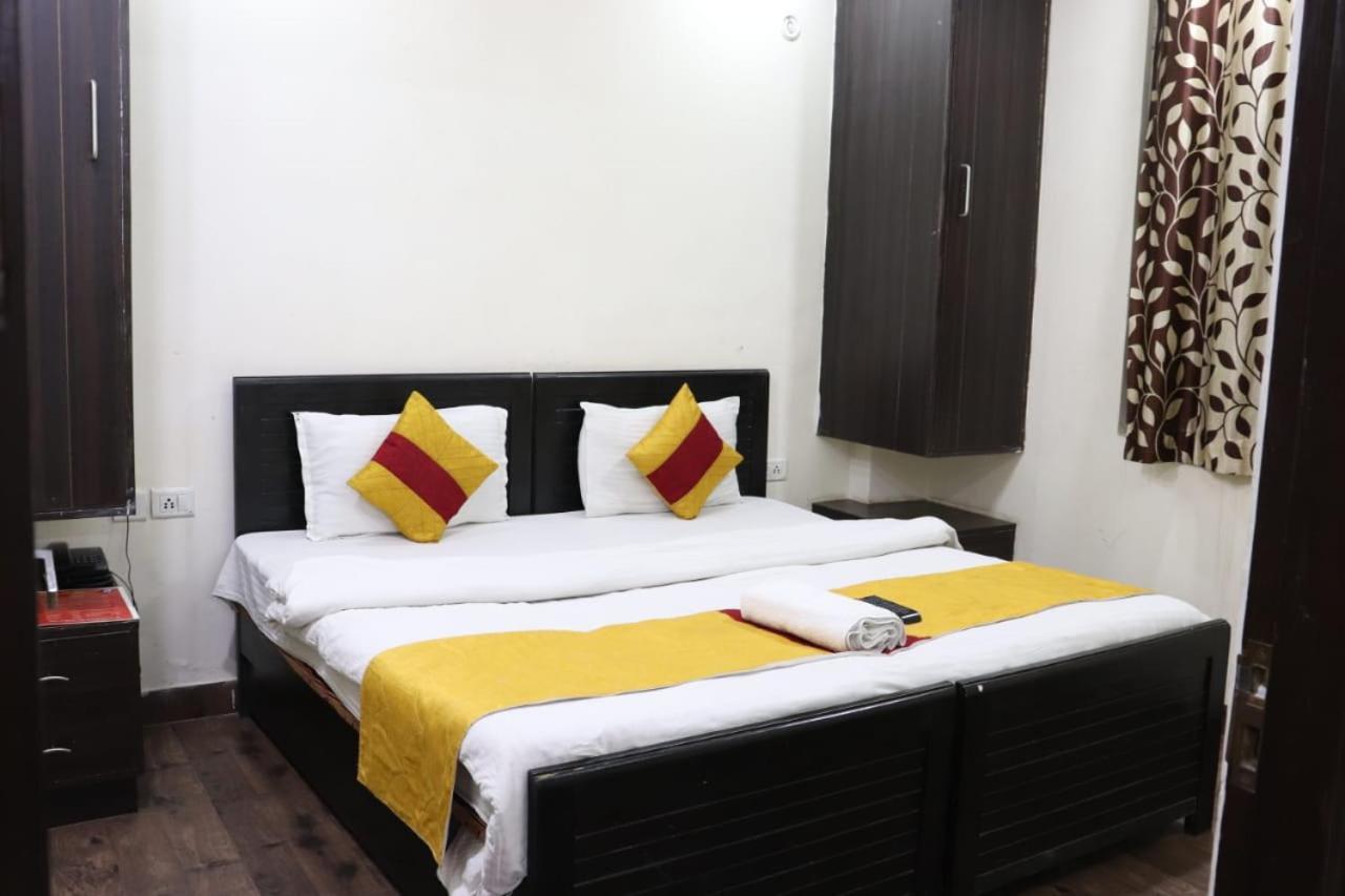 Hotel Marigold Ню Делхи Екстериор снимка