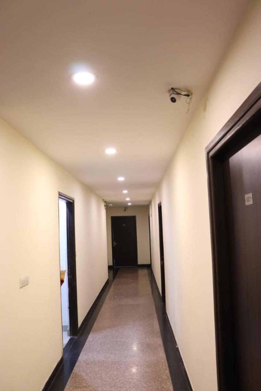 Hotel Marigold Ню Делхи Екстериор снимка