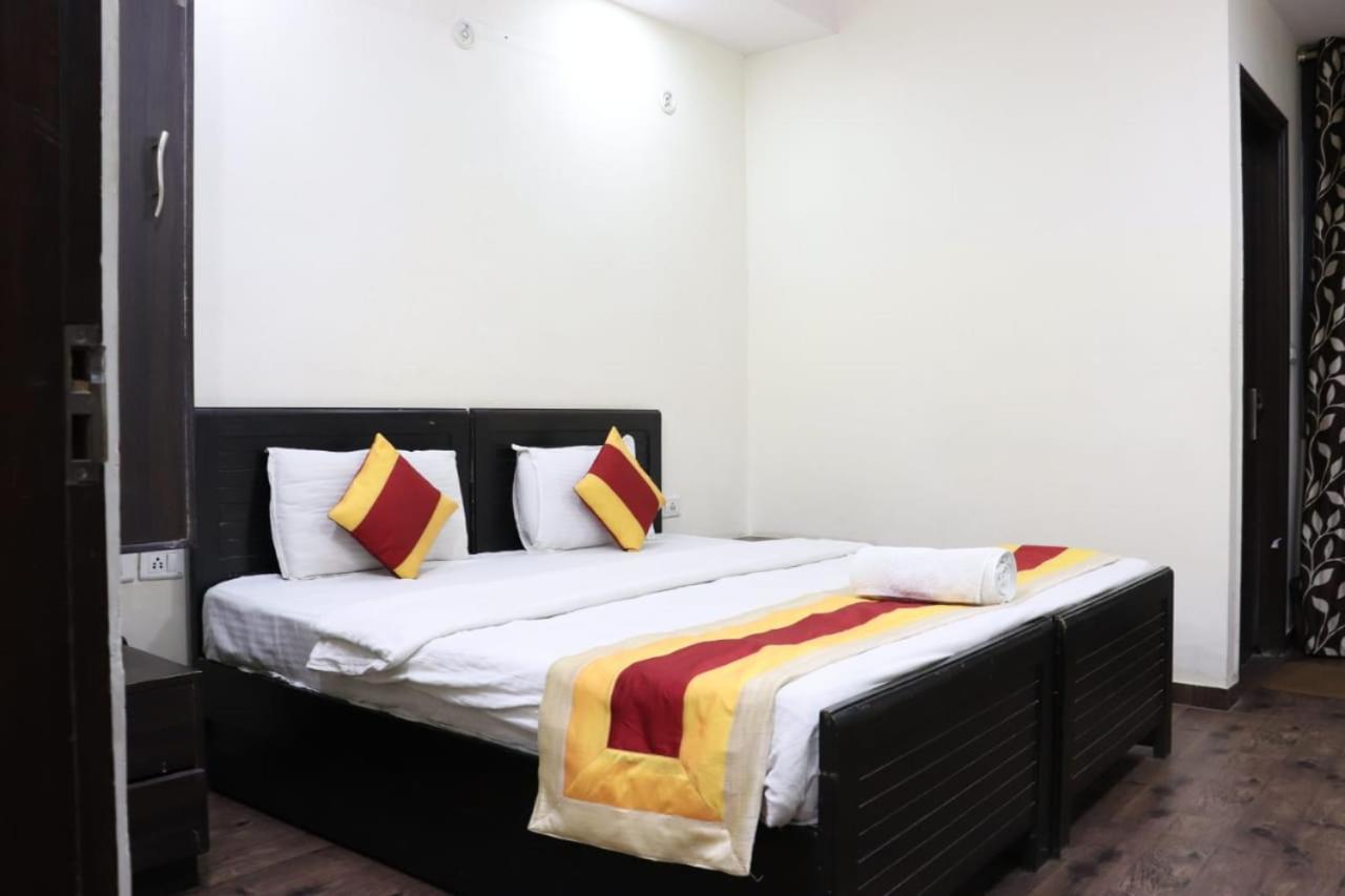 Hotel Marigold Ню Делхи Екстериор снимка