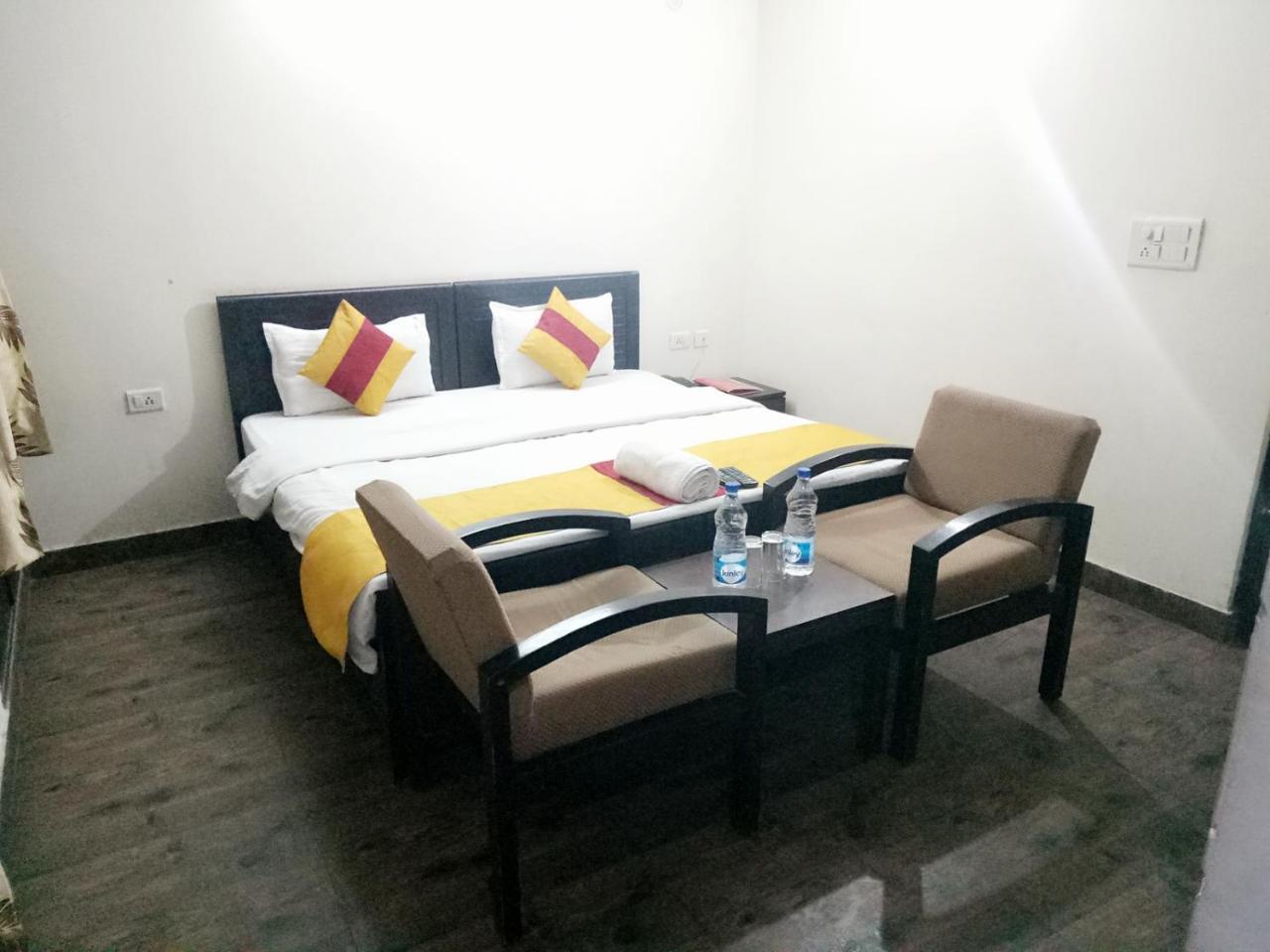 Hotel Marigold Ню Делхи Екстериор снимка