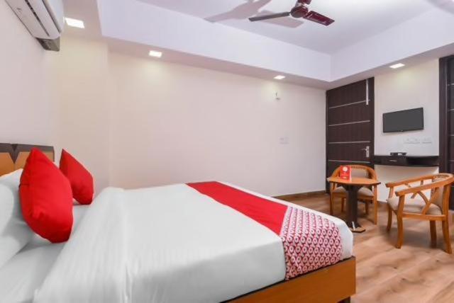 Hotel Marigold Ню Делхи Екстериор снимка
