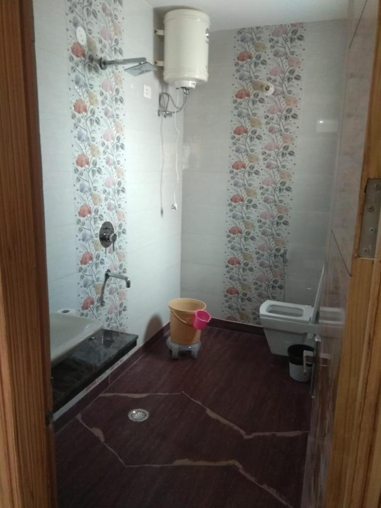 Hotel Marigold Ню Делхи Екстериор снимка