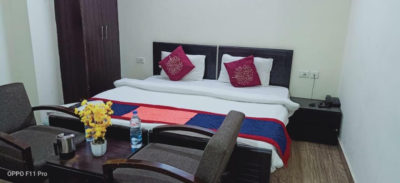 Hotel Marigold Ню Делхи Екстериор снимка