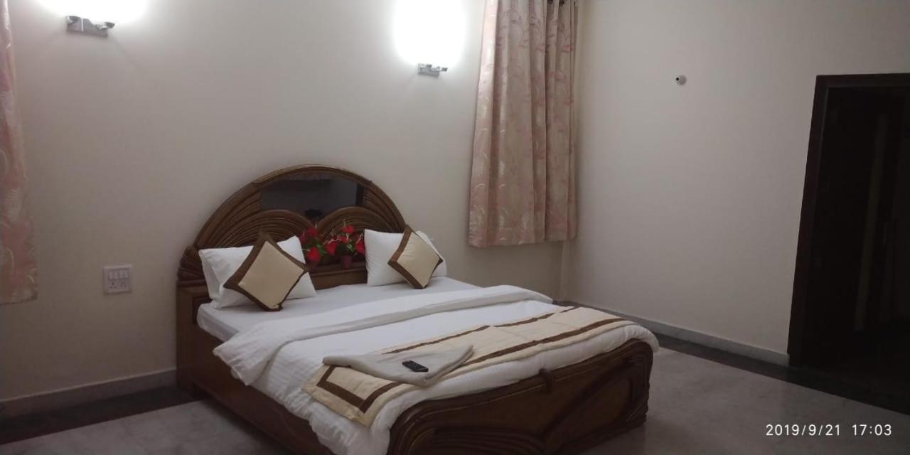 Hotel Marigold Ню Делхи Екстериор снимка