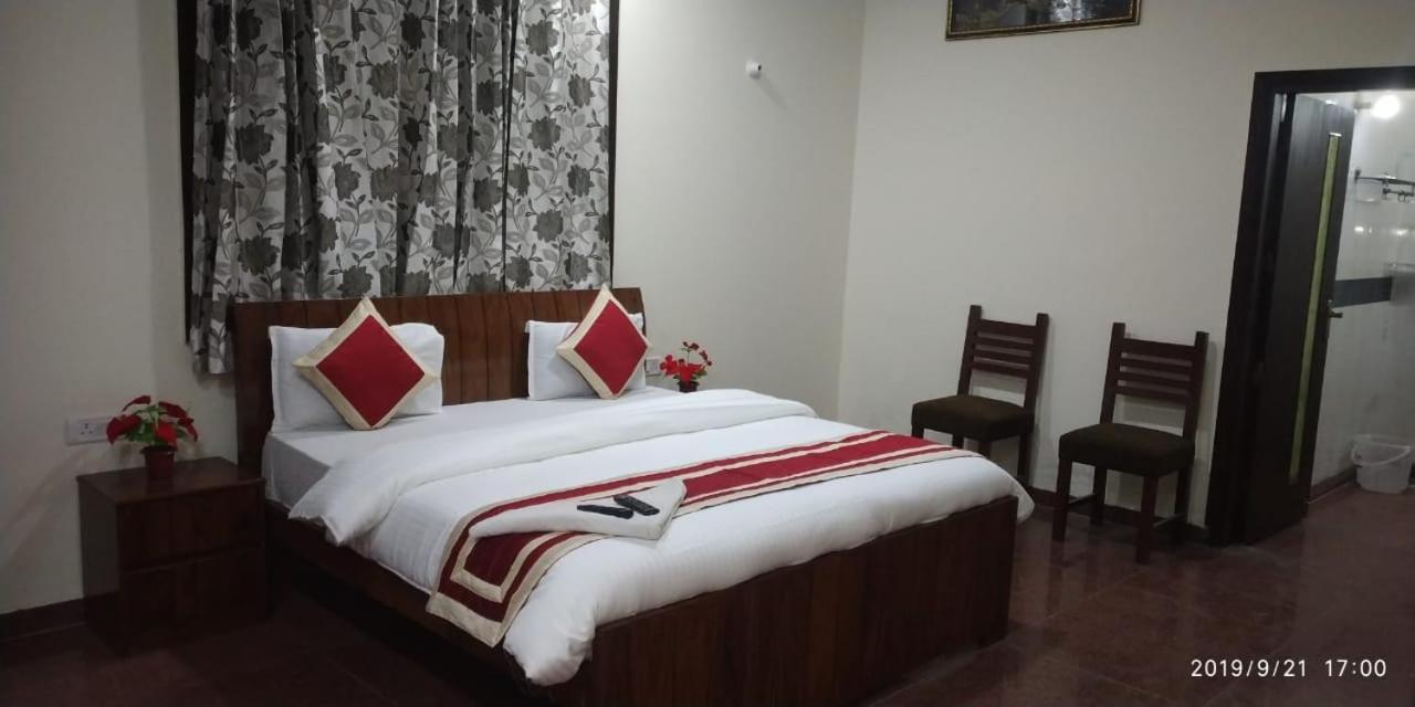 Hotel Marigold Ню Делхи Екстериор снимка